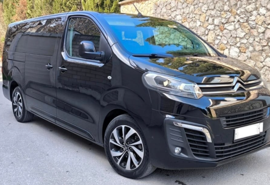Аренда citroen spacetourer комфорт класса 2022 года в городе Москва Алексеевская от 5200 руб./сутки, передний привод, двигатель: дизель, объем 2 литра, каско (Мультидрайв), ОСАГО (Мультидрайв), без водителя, недорого - RentRide