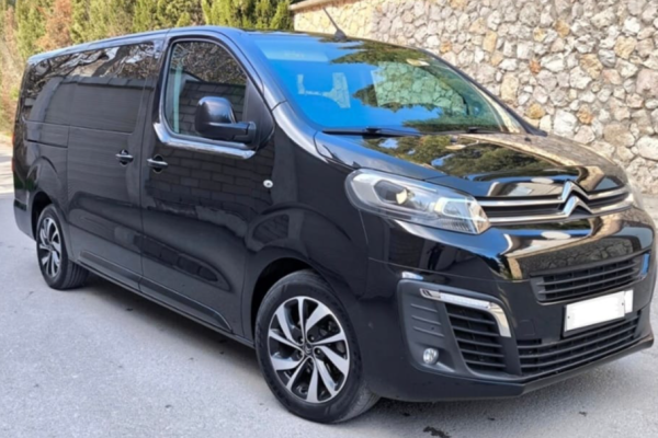 Прокат авто citroen spacetourer комфорт класса 2022 года в городе Москва Алексеевская от 5200 руб./сутки, передний привод, двигатель: дизель, объем 2 литра, каско (Мультидрайв), ОСАГО (Мультидрайв), без водителя, недорого - RentRide