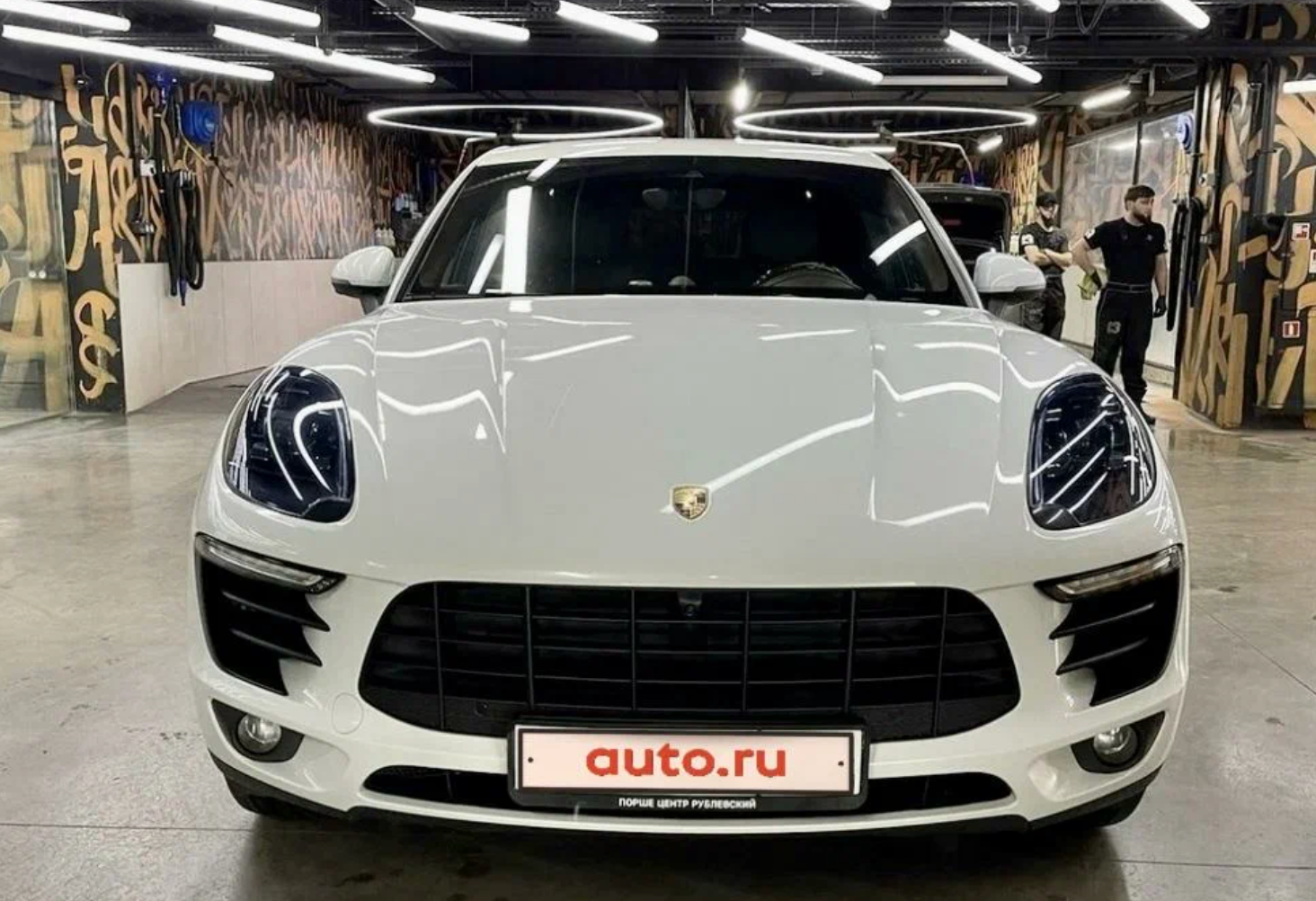 Аренда porsche macan премиум класса 2016 года в городе Москва от 10000 руб./сутки, полный привод, двигатель: бензин, объем 3 литра, ОСАГО (Впишу в полис), без водителя, недорого, вид 3 - RentRide
