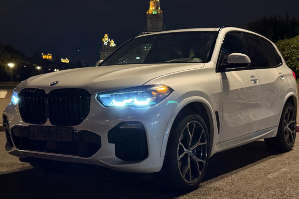 Прокат авто bmw x5 бизнес класса 2021 года в городе Москва Улица 1905 года от 15000 руб./сутки, полный привод, двигатель: бензин, объем 3 литра, ОСАГО (Мультидрайв), без водителя, недорого - RentRide