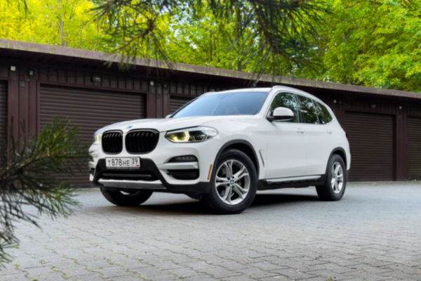Прокат авто bmw x3 бизнес класса 2021 года в городе Калининград от 6392 руб./сутки, полный привод, двигатель: бензин, объем 2100 литров, ОСАГО (Мультидрайв), без водителя, недорого - RentRide