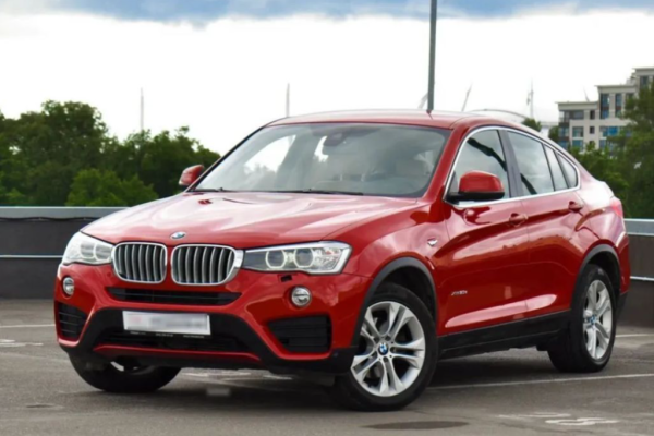 Прокат авто bmw x4 бизнес класса 2020 года в городе Калининград от 6792 руб./сутки, полный привод, двигатель: бензин, объем 2 литра, ОСАГО (Мультидрайв), без водителя, недорого - RentRide