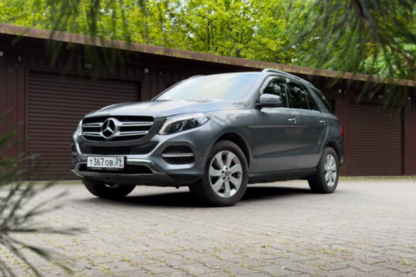 Прокат авто mercedes-benz gle бизнес класса 2018 года в городе Калининград от 7032 руб./сутки, полный привод, двигатель: дизель, объем 2143 литра, ОСАГО (Мультидрайв), без водителя, недорого - RentRide