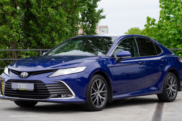 Прокат авто toyota camry комфорт класса 2021 года в городе Калининград от 4792 руб./сутки, передний привод, двигатель: бензин, объем 2.5 литров, каско (Впишу в полис), ОСАГО (Мультидрайв), без водителя, недорого - RentRide