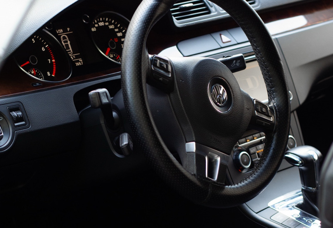 Аренда volkswagen passat-cc комфорт класса 2010 года в городе Москва от 3352 руб./сутки, передний привод, двигатель: бензин, объем 2 литра, каско (Впишу в полис), ОСАГО (Мультидрайв), без водителя, недорого, вид 4 - RentRide