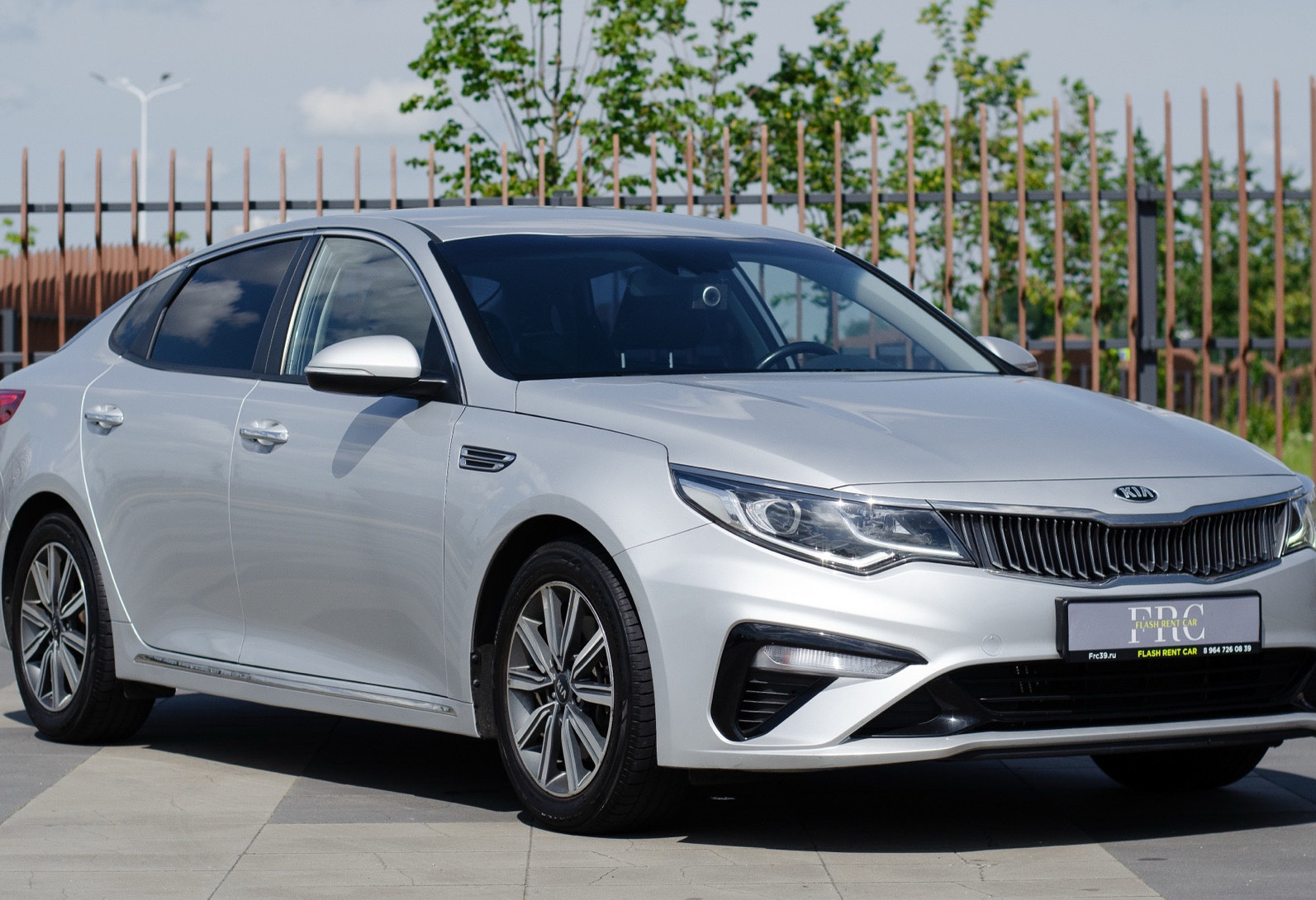 Аренда kia k5 комфорт класса 2019 года в городе Москва от 3592 руб./сутки, передний привод, двигатель: бензин, объем 2.4 литра, каско (Впишу в полис), ОСАГО (Мультидрайв), без водителя, недорого, вид 2 - RentRide