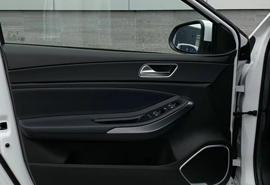 Аренда omoda s5 стандарт класса 2024 года в городе Москва Щукинская от 3000 руб./сутки, передний привод, двигатель: бензин, объем 1.5 литров, каско (Мультидрайв), ОСАГО (Мультидрайв), без водителя, недорого, вид 15 - RentRide