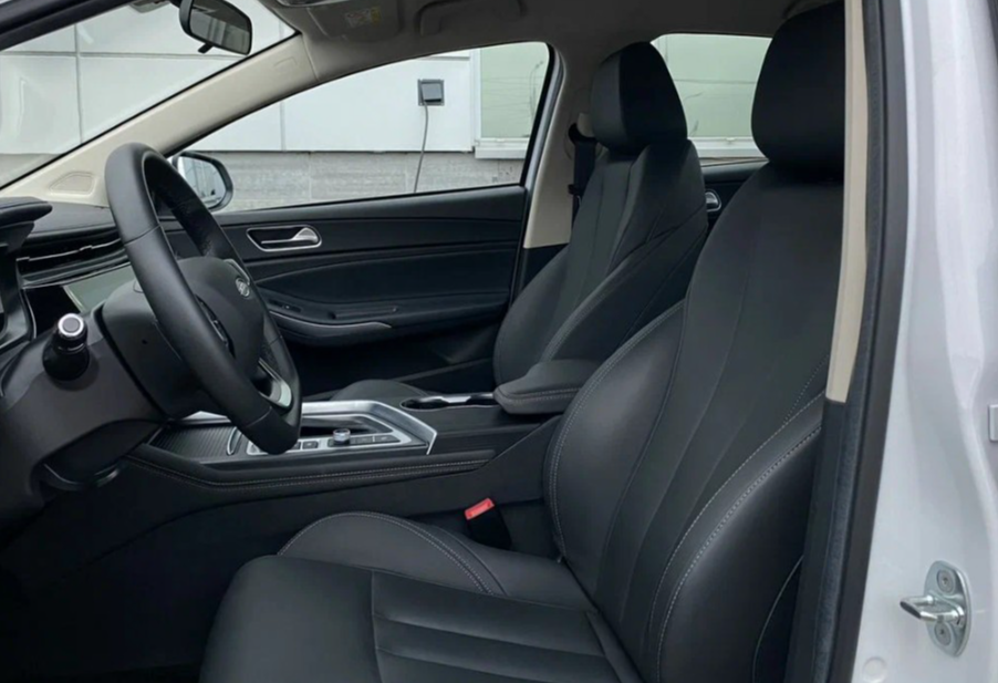 Аренда omoda s5 стандарт класса 2024 года в городе Москва Щукинская от 3000 руб./сутки, передний привод, двигатель: бензин, объем 1.5 литров, каско (Мультидрайв), ОСАГО (Мультидрайв), без водителя, недорого, вид 17 - RentRide