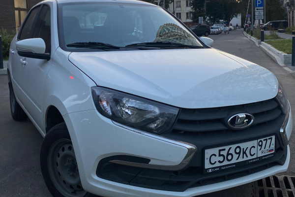 Прокат авто lada granta эконом класса 2025 года в городе Москва Зюзино от 1400 руб./сутки, передний привод, двигатель: бензин, объем 1.6 литров, каско (Мультидрайв), ОСАГО (Мультидрайв), без водителя, недорого - RentRide