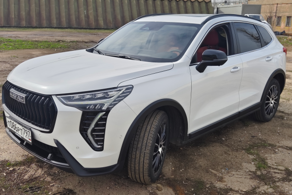 Прокат авто haval jolion комфорт класса 2024 года в городе Пенза от 4080 руб./сутки, передний привод, двигатель: бензин, объем 1.5 литров, ОСАГО (Мультидрайв), без водителя, недорого - RentRide