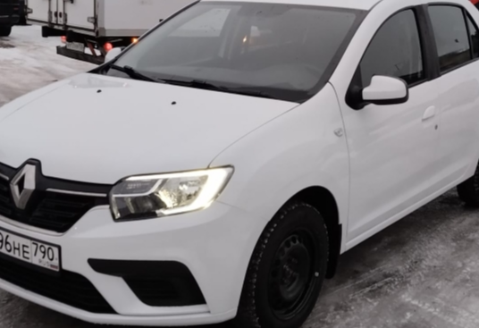 Аренда renault logan эконом класса 2019 года в городе Москва от 2160 руб./сутки, передний привод, двигатель: бензин, объем 1.6 литров, ОСАГО (Мультидрайв), без водителя, недорого - RentRide