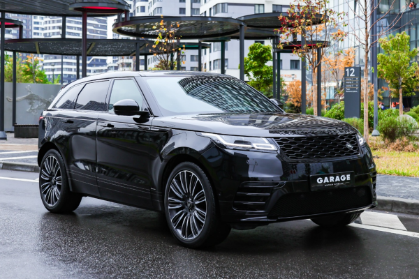 Прокат авто land-rover range-rover-velar премиум класса 2018 года в городе Москва Авиамоторная от 14800 руб./сутки, полный привод, двигатель: бензин, объем 3 литра, каско (Мультидрайв), ОСАГО (Мультидрайв), без водителя, недорого - RentRide