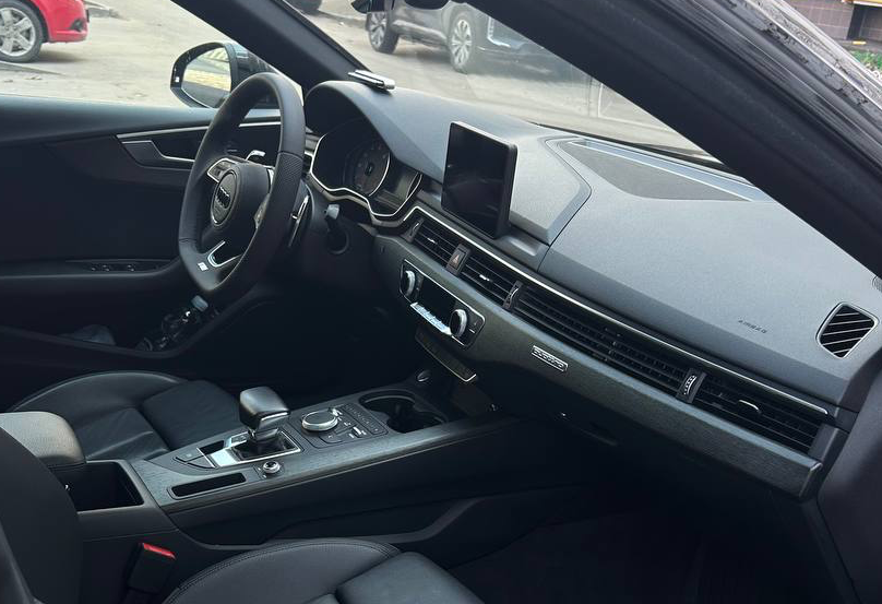 Аренда audi a5 бизнес класса 2019 года в городе Москва ВДНХ от 7920 руб./сутки, полный привод, двигатель: бензин, объем 2 литра, ОСАГО (Впишу в полис), без водителя, недорого, вид 6 - RentRide