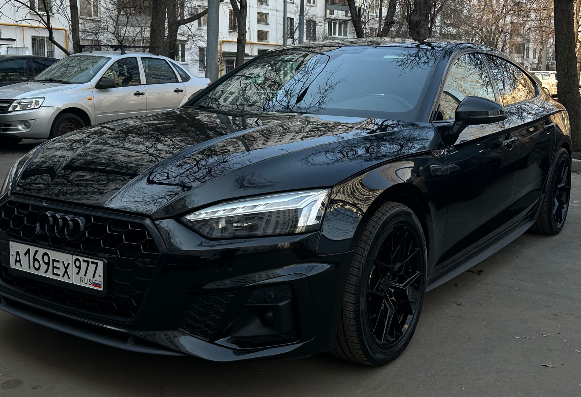 Аренда audi a5 бизнес класса 2019 года в городе Москва ВДНХ от 7920 руб./сутки, полный привод, двигатель: бензин, объем 2 литра, ОСАГО (Впишу в полис), без водителя, недорого, вид 2 - RentRide