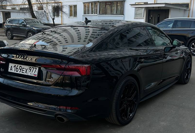 Аренда audi a5 бизнес класса 2019 года в городе Москва ВДНХ от 7920 руб./сутки, полный привод, двигатель: бензин, объем 2 литра, ОСАГО (Впишу в полис), без водителя, недорого, вид 3 - RentRide