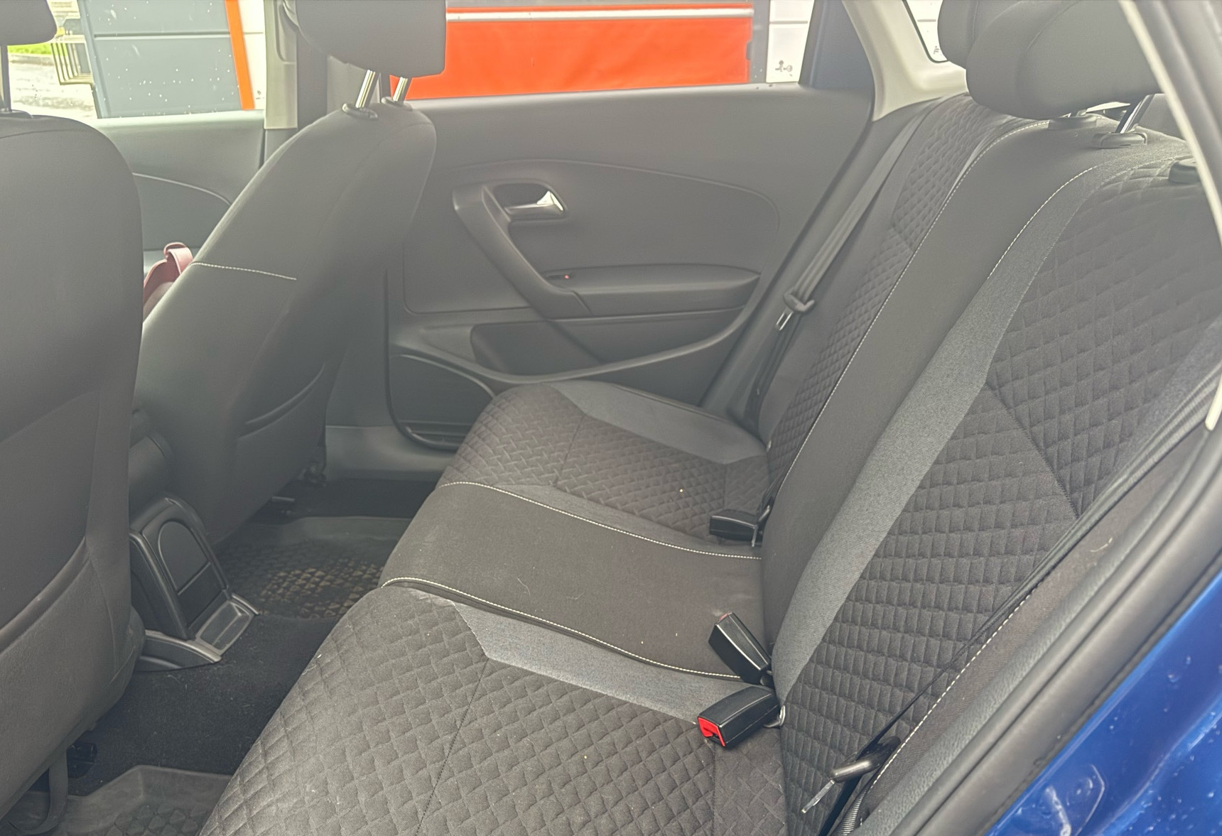 Аренда volkswagen polo эконом класса 2018 года в городе Москва Отрадное от 2099 руб./сутки, передний привод, двигатель: бензин, объем 1.6 литров, ОСАГО (Мультидрайв), без водителя, недорого, вид 7 - RentRide