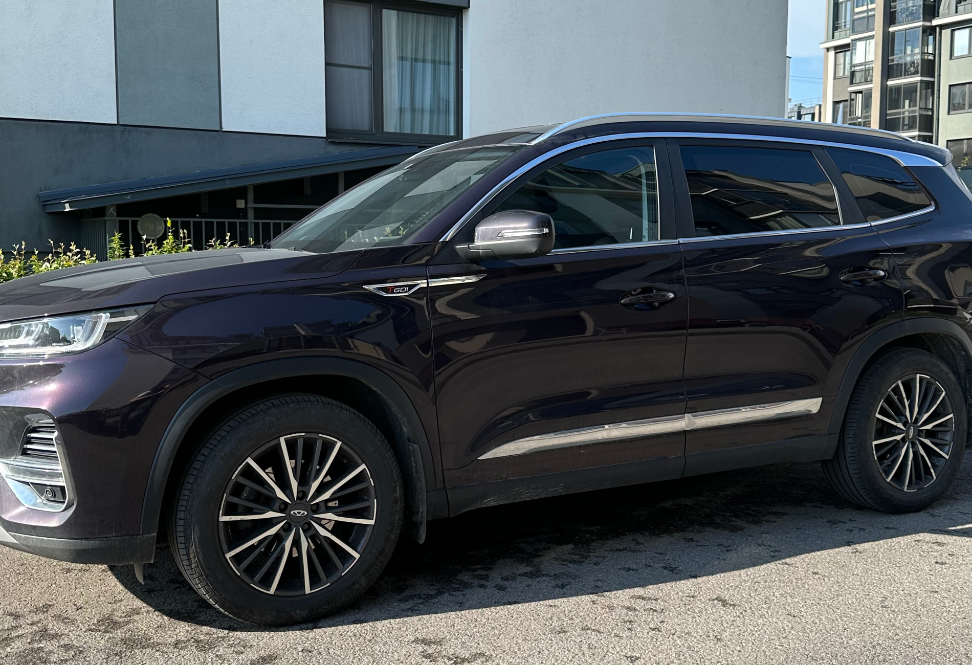 Аренда chery tiggo-8-pro комфорт класса 2023 года в городе Москва Московская от 4800 руб./сутки, передний привод, двигатель: бензин, объем 1.6 литров, каско (Впишу в полис), ОСАГО (Впишу в полис), без водителя, недорого - RentRide