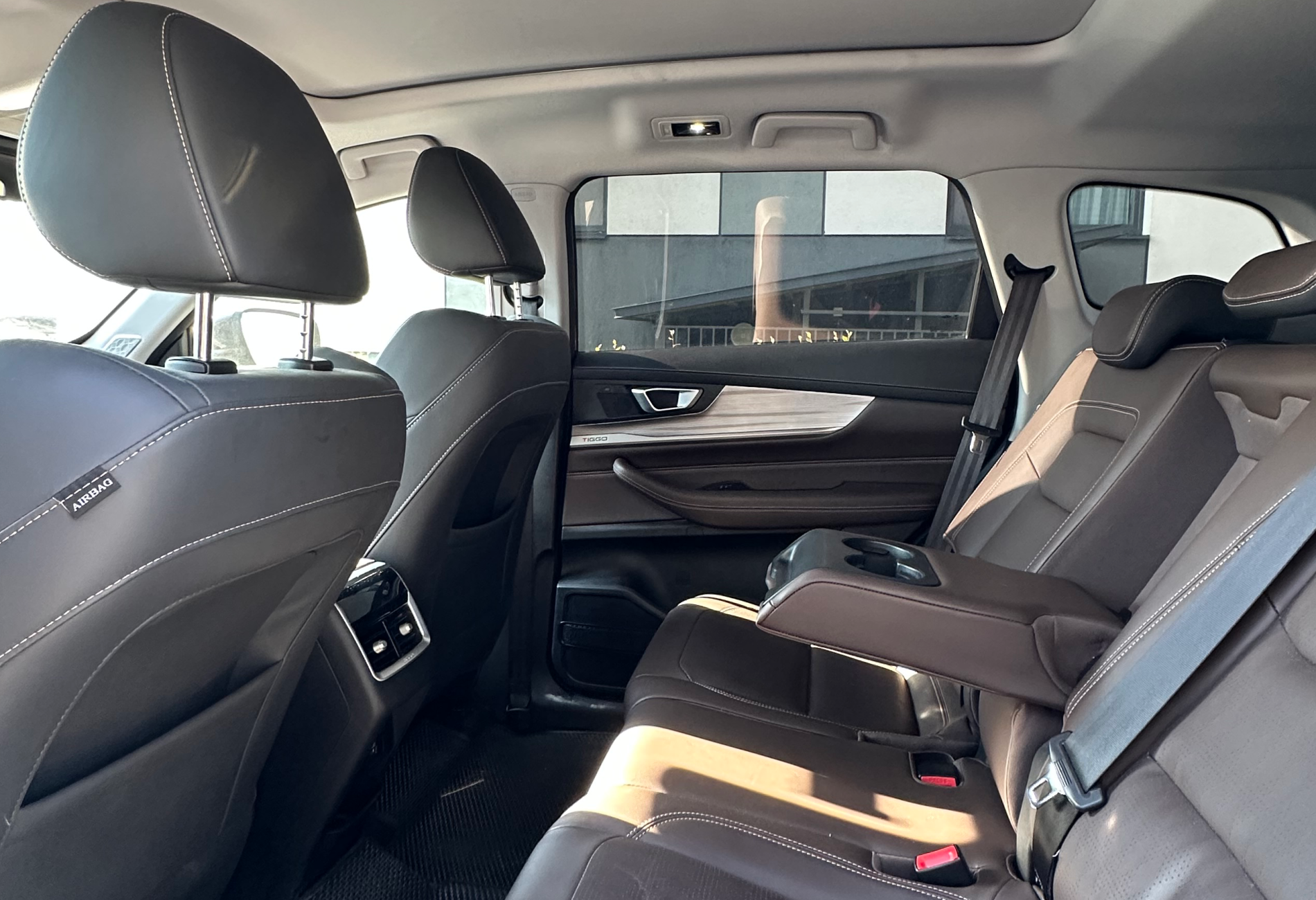 Аренда chery tiggo-8-pro комфорт класса 2023 года в городе Москва Московская от 4800 руб./сутки, передний привод, двигатель: бензин, объем 1.6 литров, каско (Впишу в полис), ОСАГО (Впишу в полис), без водителя, недорого, вид 8 - RentRide
