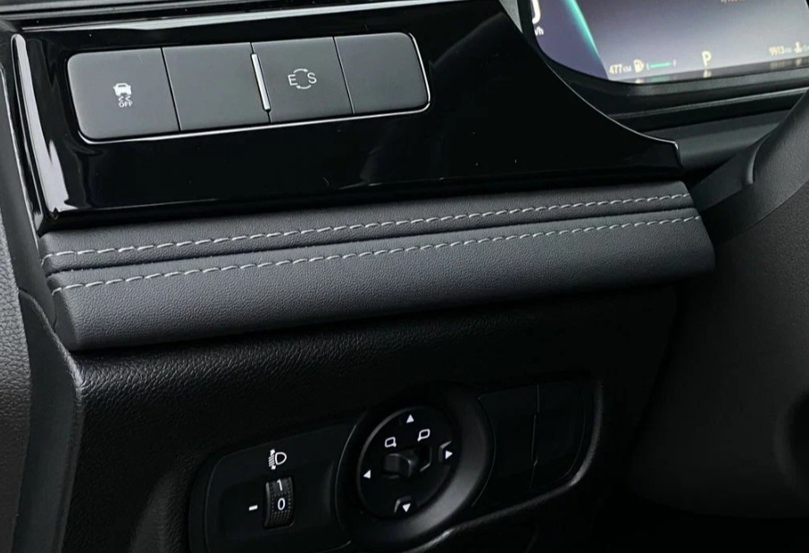 Аренда omoda s5 стандарт класса 2024 года в городе Москва Щукинская от 3000 руб./сутки, передний привод, двигатель: бензин, объем 1.5 литров, каско (Мультидрайв), ОСАГО (Мультидрайв), без водителя, недорого, вид 16 - RentRide