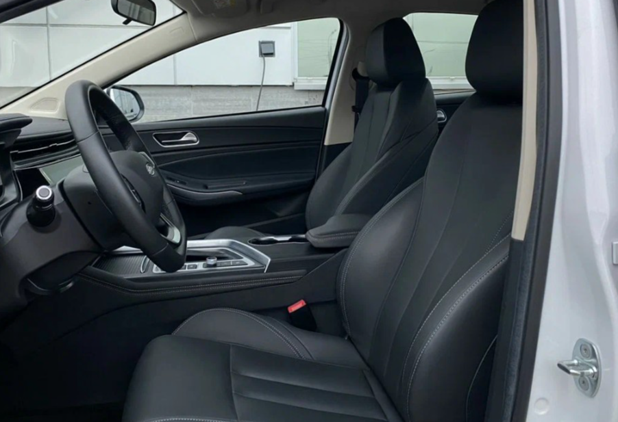 Аренда omoda s5 стандарт класса 2024 года в городе Москва Щукинская от 3000 руб./сутки, передний привод, двигатель: бензин, объем 1.5 литров, каско (Мультидрайв), ОСАГО (Мультидрайв), без водителя, недорого, вид 17 - RentRide