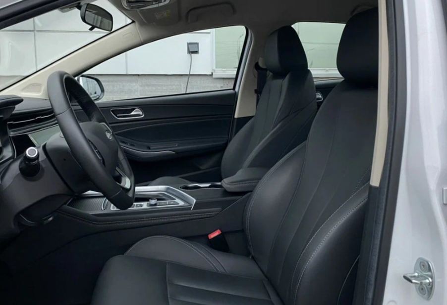 Аренда omoda s5 стандарт класса 2024 года в городе Москва Щукинская от 3000 руб./сутки, передний привод, двигатель: бензин, объем 1.5 литров, каско (Мультидрайв), ОСАГО (Мультидрайв), без водителя, недорого, вид 18 - RentRide