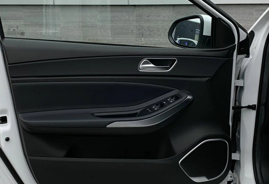 Аренда omoda s5 стандарт класса 2024 года в городе Москва Щукинская от 3000 руб./сутки, передний привод, двигатель: бензин, объем 1.5 литров, каско (Мультидрайв), ОСАГО (Мультидрайв), без водителя, недорого, вид 16 - RentRide