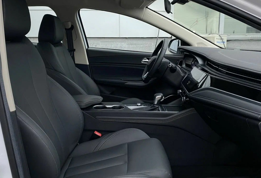 Аренда omoda s5 стандарт класса 2023 года в городе Москва Чертановская от 3000 руб./сутки, передний привод, двигатель: бензин, объем 1.5 литров, каско (Мультидрайв), ОСАГО (Мультидрайв), без водителя, недорого, вид 18 - RentRide