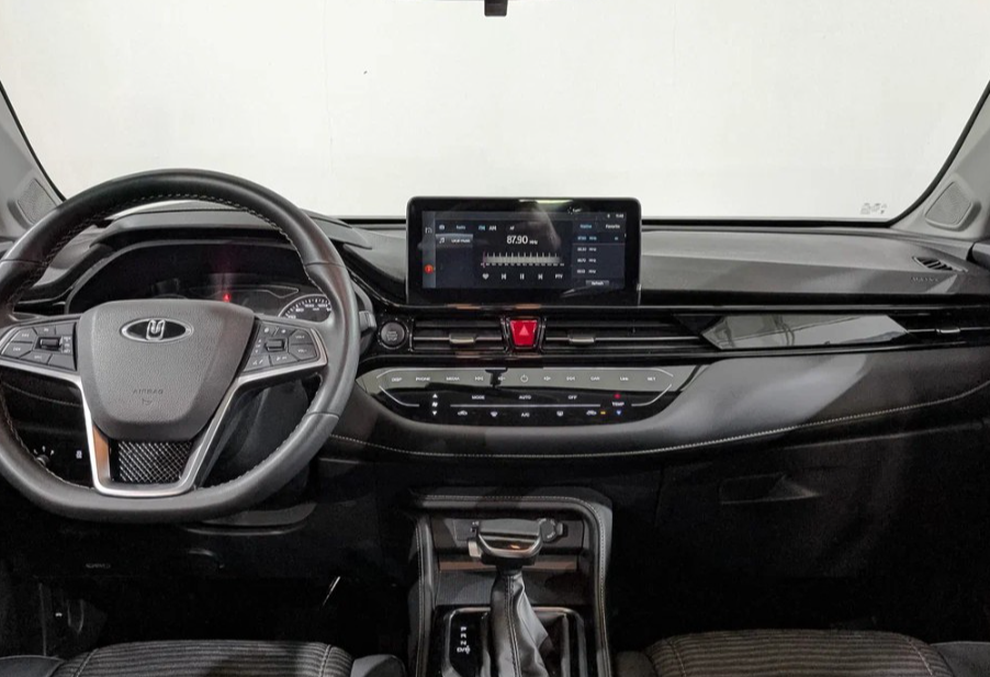 Аренда moskvich 3 эконом класса 2025 года в городе Москва Чертановская от 2952 руб./сутки, передний привод, двигатель: бензин, объем 1.5 литров, каско (Мультидрайв), ОСАГО (Мультидрайв), без водителя, недорого, вид 11 - RentRide