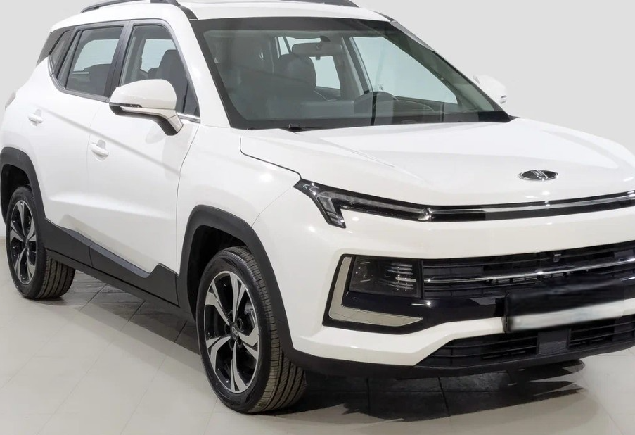 Аренда moskvich 3 эконом класса 2025 года в городе Москва Чертановская от 2952 руб./сутки, передний привод, двигатель: бензин, объем 1.5 литров, каско (Мультидрайв), ОСАГО (Мультидрайв), без водителя, недорого, вид 3 - RentRide