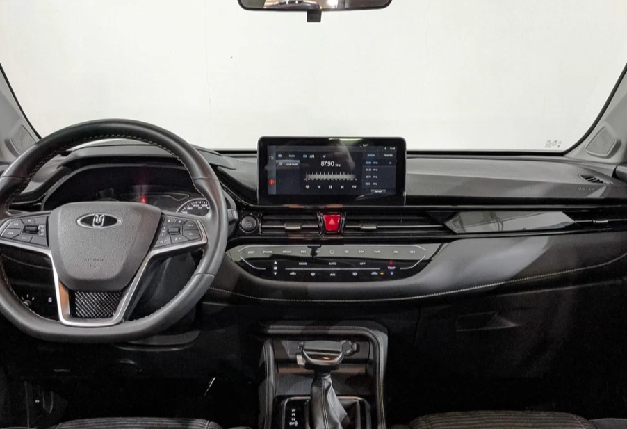 Аренда moskvich 3 эконом класса 2025 года в городе Москва Чертановская от 2952 руб./сутки, передний привод, двигатель: бензин, объем 1.5 литров, каско (Мультидрайв), ОСАГО (Мультидрайв), без водителя, недорого, вид 11 - RentRide