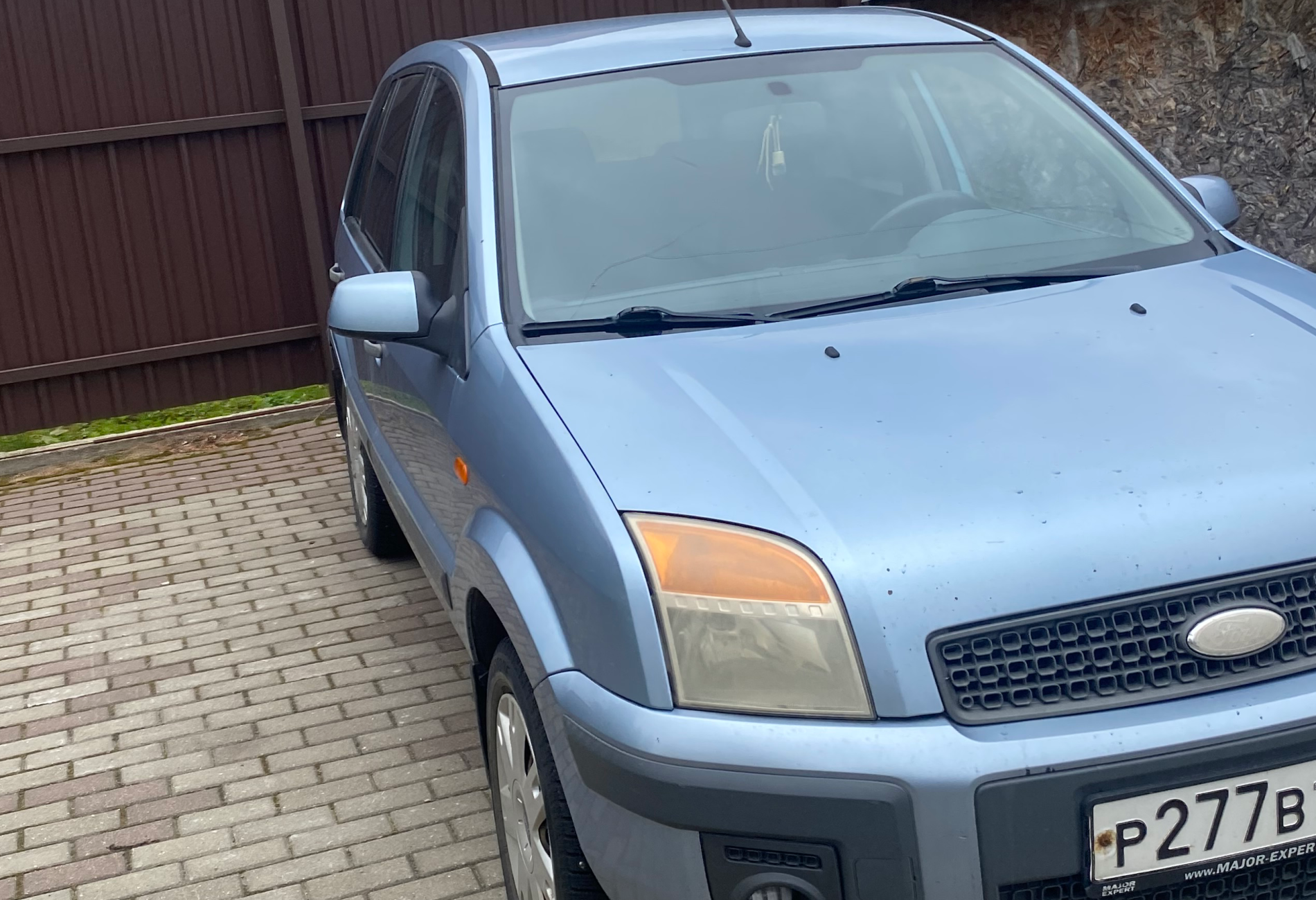 Аренда ford fusion эконом класса 2006 года в городе Москва от 1300 руб./сутки, передний привод, двигатель: бензин, объем 1.4 литра, ОСАГО (Впишу в полис), без водителя, недорого, вид 4 - RentRide