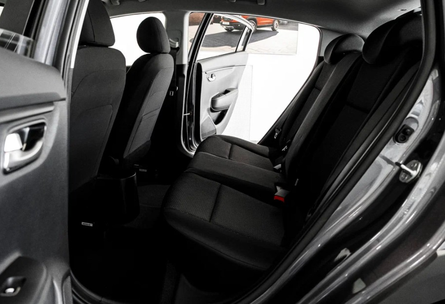 Аренда kia rio эконом класса 2024 года в городе Москва Щукинская от 2992 руб./сутки, передний привод, двигатель: бензин, объем 1.6 литров, каско (Мультидрайв), ОСАГО (Мультидрайв), без водителя, недорого, вид 15 - RentRide