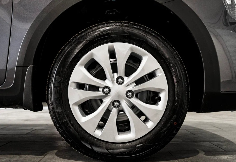 Аренда kia rio эконом класса 2024 года в городе Москва Щукинская от 2992 руб./сутки, передний привод, двигатель: бензин, объем 1.6 литров, каско (Мультидрайв), ОСАГО (Мультидрайв), без водителя, недорого, вид 10 - RentRide