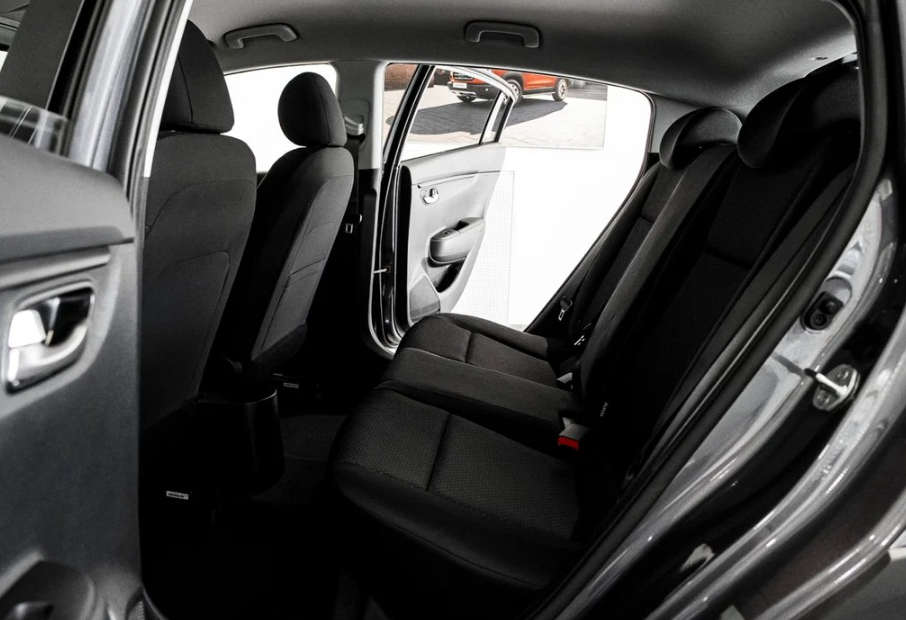 Аренда kia rio эконом класса 2024 года в городе Москва Щукинская от 2992 руб./сутки, передний привод, двигатель: бензин, объем 1.6 литров, каско (Мультидрайв), ОСАГО (Мультидрайв), без водителя, недорого, вид 15 - RentRide