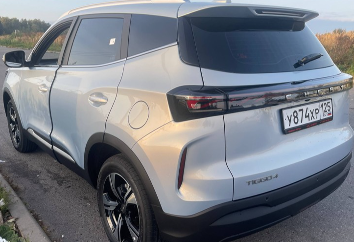 Аренда chery tiggo-4 комфорт класса 2025 года в городе Москва Щукинская от 4232 руб./сутки, передний привод, двигатель: бензин, объем 1.5 литров, каско (Мультидрайв), ОСАГО (Мультидрайв), без водителя, недорого, вид 3 - RentRide