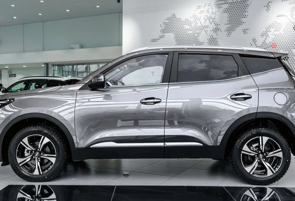 Аренда chery tiggo-4 стандарт класса 2025 года в городе Москва Щукинская от 3520 руб./сутки, передний привод, двигатель: бензин, объем 1.5 литров, каско (Мультидрайв), ОСАГО (Мультидрайв), без водителя, недорого, вид 6 - RentRide