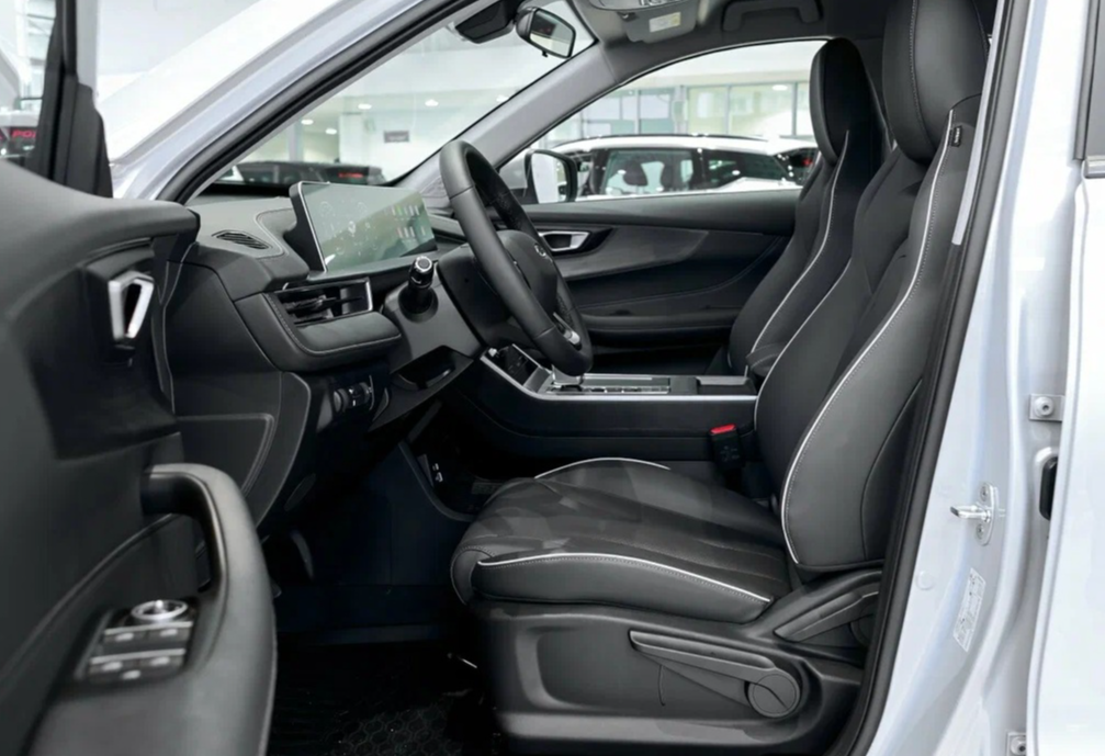 Аренда chery tiggo-4 стандарт класса 2025 года в городе Москва Чертановская от 3520 руб./сутки, передний привод, двигатель: бензин, объем 1.5 литров, каско (Мультидрайв), ОСАГО (Мультидрайв), без водителя, недорого, вид 8 - RentRide