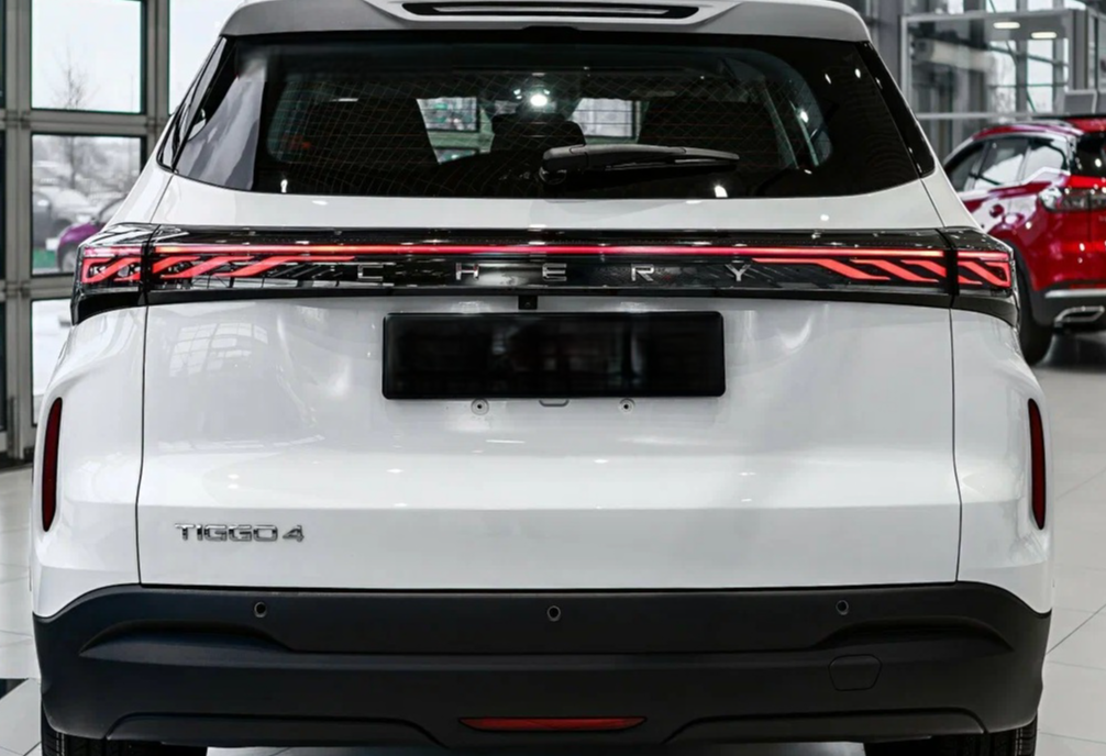 Аренда chery tiggo-4 стандарт класса 2025 года в городе Москва Чертановская от 3520 руб./сутки, передний привод, двигатель: бензин, объем 1.5 литров, каско (Мультидрайв), ОСАГО (Мультидрайв), без водителя, недорого, вид 6 - RentRide