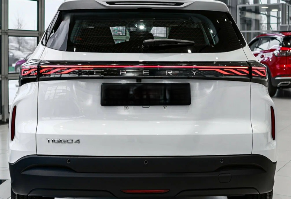 Аренда chery tiggo-4 стандарт класса 2025 года в городе Москва Чертановская от 3520 руб./сутки, передний привод, двигатель: бензин, объем 1.5 литров, каско (Мультидрайв), ОСАГО (Мультидрайв), без водителя, недорого, вид 6 - RentRide