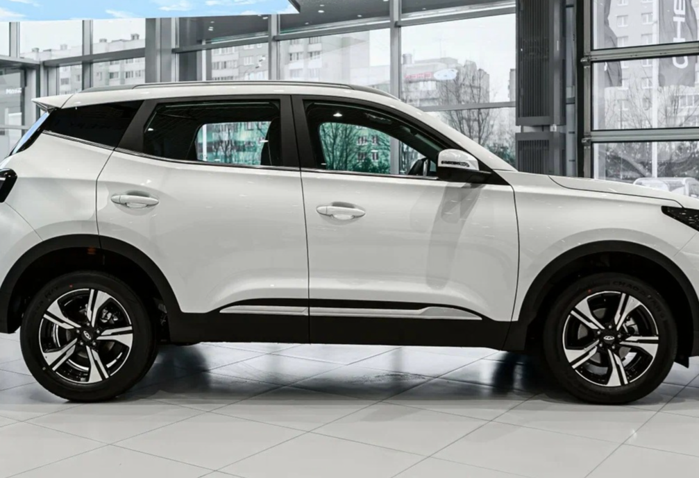 Аренда chery tiggo-4 стандарт класса 2025 года в городе Москва Чертановская от 3520 руб./сутки, передний привод, двигатель: бензин, объем 1.5 литров, каско (Мультидрайв), ОСАГО (Мультидрайв), без водителя, недорого, вид 4 - RentRide