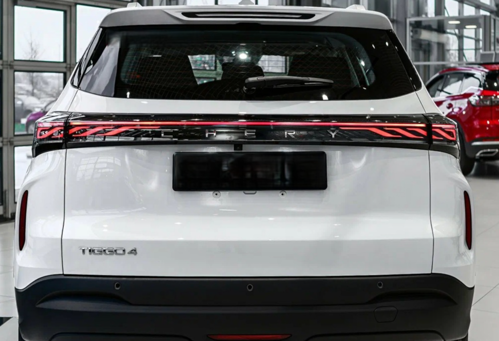 Аренда chery tiggo-4 стандарт класса 2025 года в городе Москва Щукинская от 3520 руб./сутки, передний привод, двигатель: бензин, объем 1.5 литров, каско (Мультидрайв), ОСАГО (Мультидрайв), без водителя, недорого, вид 6 - RentRide