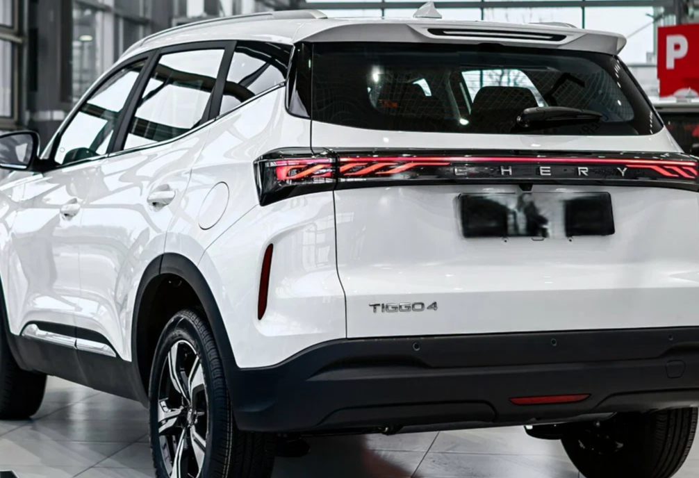 Аренда chery tiggo-4 стандарт класса 2025 года в городе Москва Щукинская от 3520 руб./сутки, передний привод, двигатель: бензин, объем 1.5 литров, каско (Мультидрайв), ОСАГО (Мультидрайв), без водителя, недорого, вид 7 - RentRide