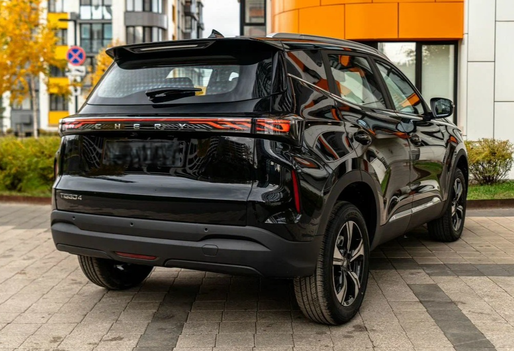 Аренда chery tiggo-4 стандарт класса 2025 года в городе Москва Щукинская от 3520 руб./сутки, передний привод, двигатель: бензин, объем 1.5 литров, каско (Мультидрайв), ОСАГО (Мультидрайв), без водителя, недорого, вид 4 - RentRide