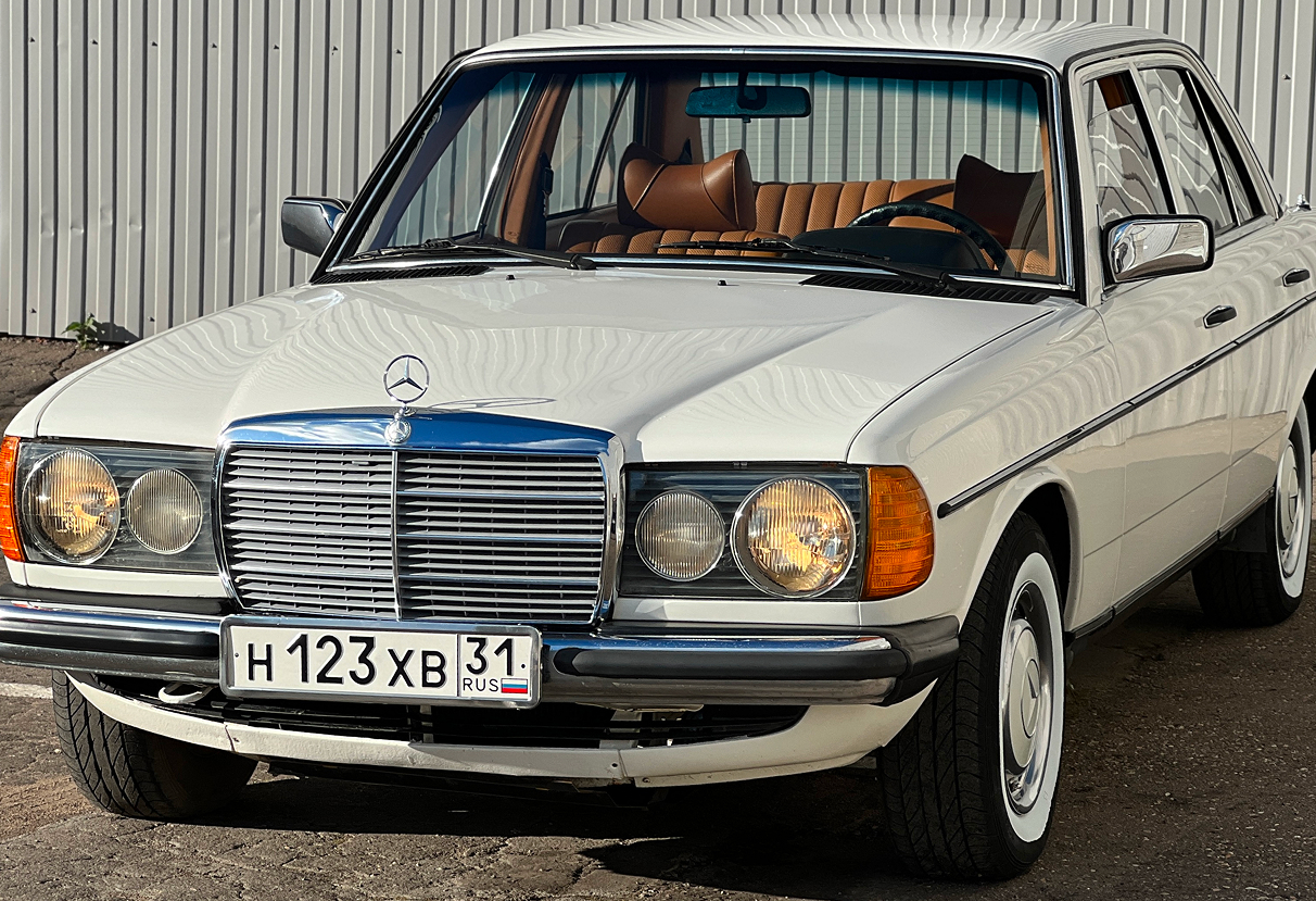 Аренда mercedes-benz w123 1982 года в городе Москва от 10392 руб./сутки, задний привод, двигатель: бензин, объем 2.4 литра, ОСАГО (Впишу в полис), без водителя, недорого, вид 12 - RentRide
