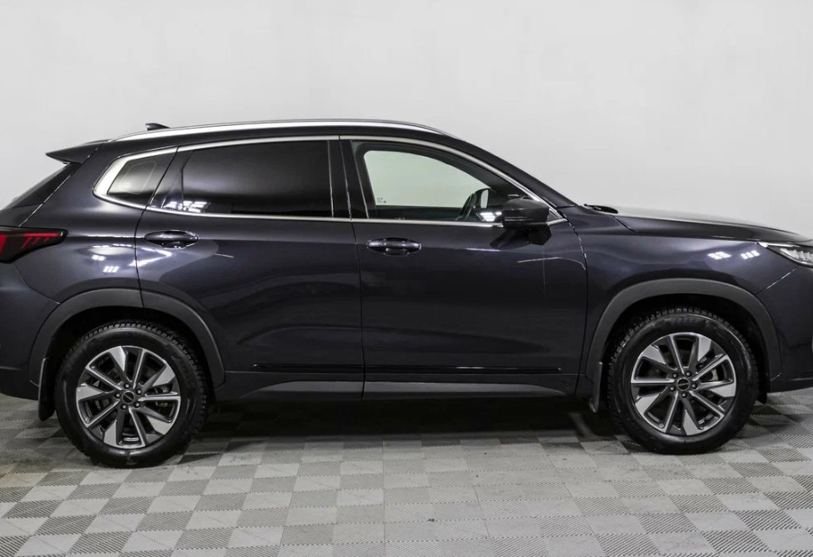 Аренда exeed lx стандарт класса 2024 года в городе Москва Щукинская от 4080 руб./сутки, передний привод, двигатель: бензин, объем 1.6 литров, каско (Мультидрайв), ОСАГО (Мультидрайв), без водителя, недорого, вид 4 - RentRide