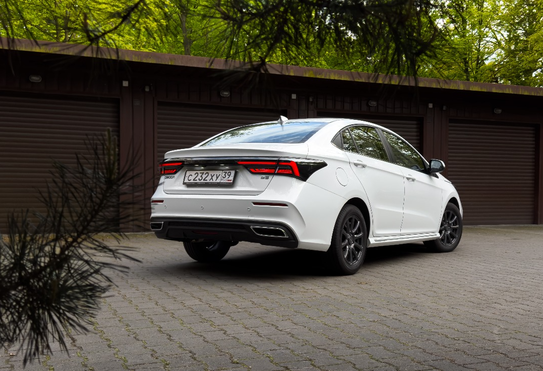 Аренда omoda s5 эконом класса 2024 года в городе Москва от 2290 руб./сутки, передний привод, двигатель: бензин, объем 1.5 литров, каско (Впишу в полис), ОСАГО (Мультидрайв), без водителя, недорого, вид 2 - RentRide