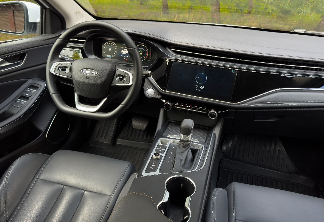 Аренда omoda s5 эконом класса 2024 года в городе Москва от 2290 руб./сутки, передний привод, двигатель: бензин, объем 1.5 литров, каско (Впишу в полис), ОСАГО (Мультидрайв), без водителя, недорого, вид 3 - RentRide