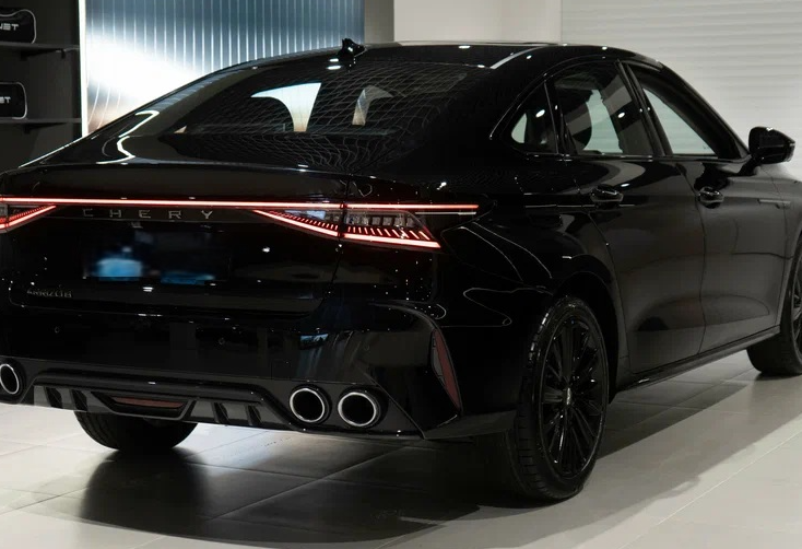 Аренда chery arrizo-8 стандарт класса 2024 года в городе Москва Щукинская от 3976 руб./сутки, передний привод, двигатель: бензин, объем 1.6 литров, каско (Мультидрайв), ОСАГО (Мультидрайв), без водителя, недорого, вид 4 - RentRide