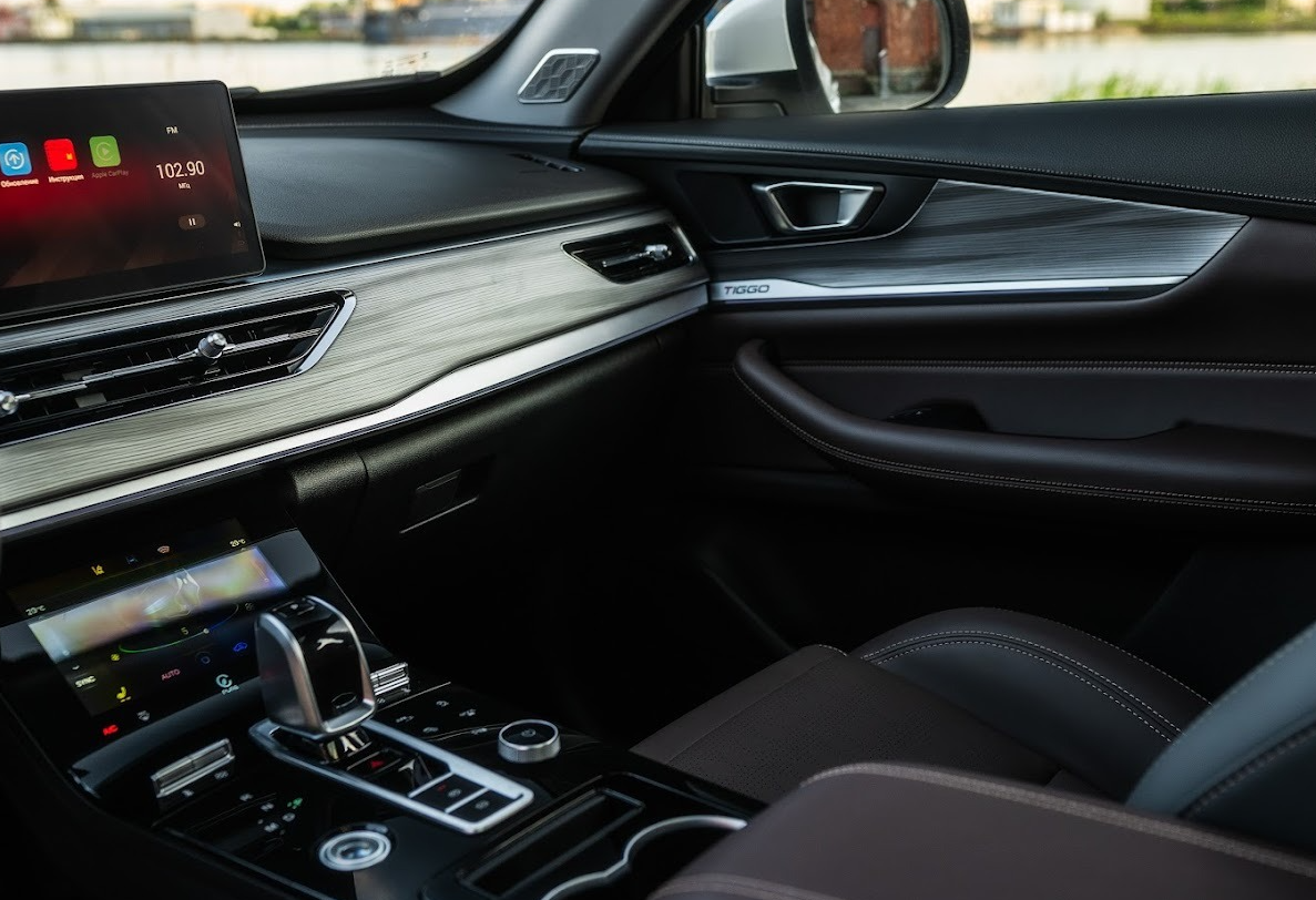 Аренда chery tiggo-8-pro-max стандарт класса 2024 года в городе Москва от 3990 руб./сутки, передний привод, двигатель: бензин, объем 1.6 литров, каско (Впишу в полис), ОСАГО (Мультидрайв), без водителя, недорого, вид 4 - RentRide