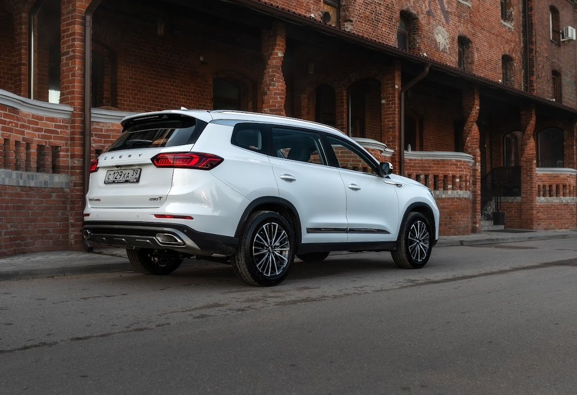 Аренда chery tiggo-8-pro-max стандарт класса 2024 года в городе Москва от 3990 руб./сутки, передний привод, двигатель: бензин, объем 1.6 литров, каско (Впишу в полис), ОСАГО (Мультидрайв), без водителя, недорого, вид 2 - RentRide